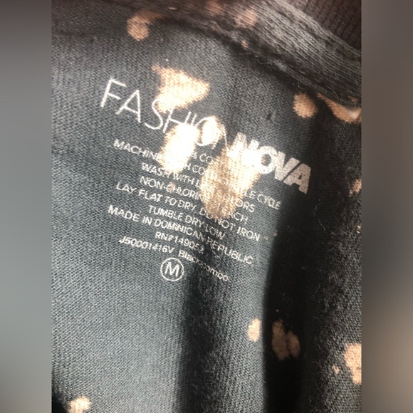 NWOT FashionNova Hardcore Bleached Dye Tee - Size M - Picture 6 of 6